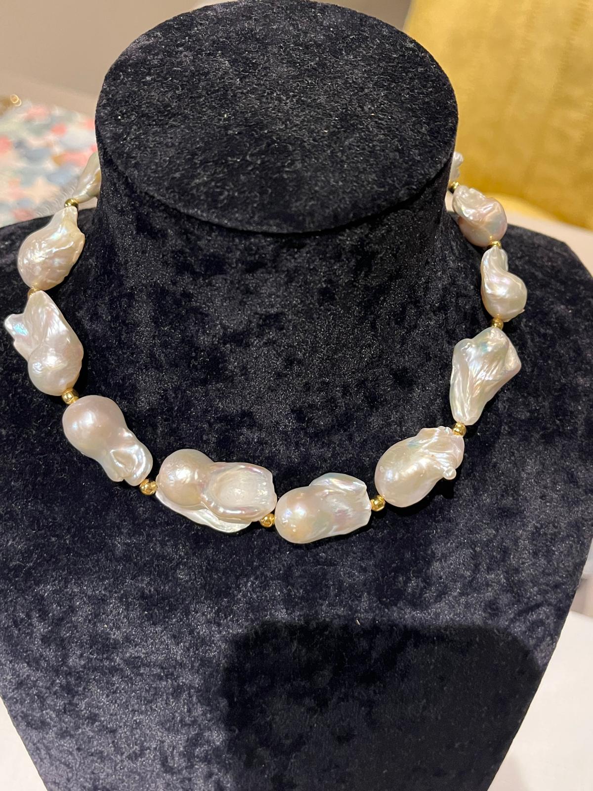 ST16 White Amalfy Kolye