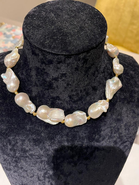 ST16 White Amalfy Kolye